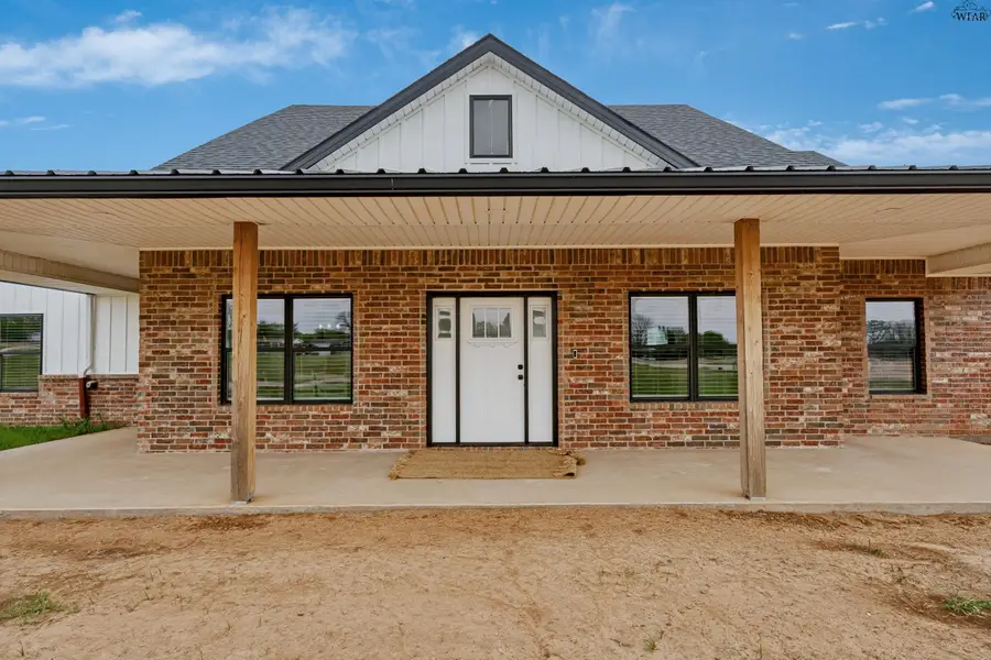 709 S BELL ROAD, Iowa Park, TX 76367 - #2