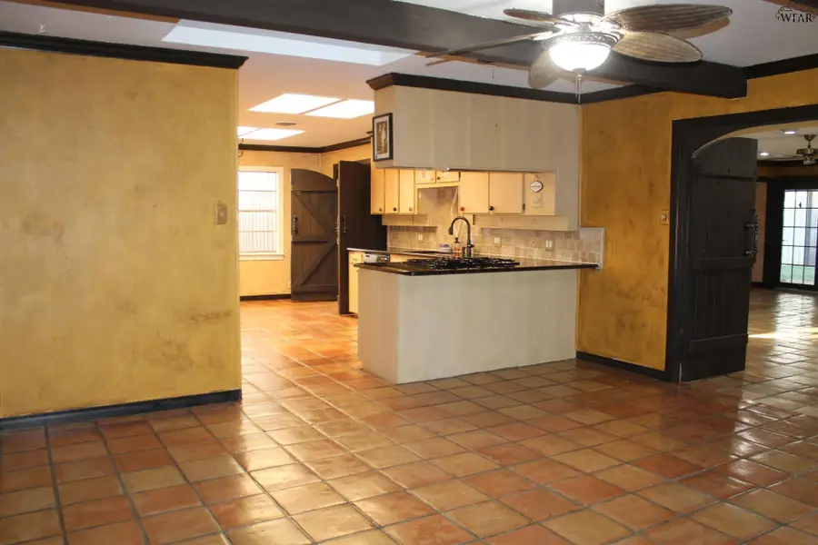 2813 LAMBETH WAY, Wichita Falls, TX 76309 - #3