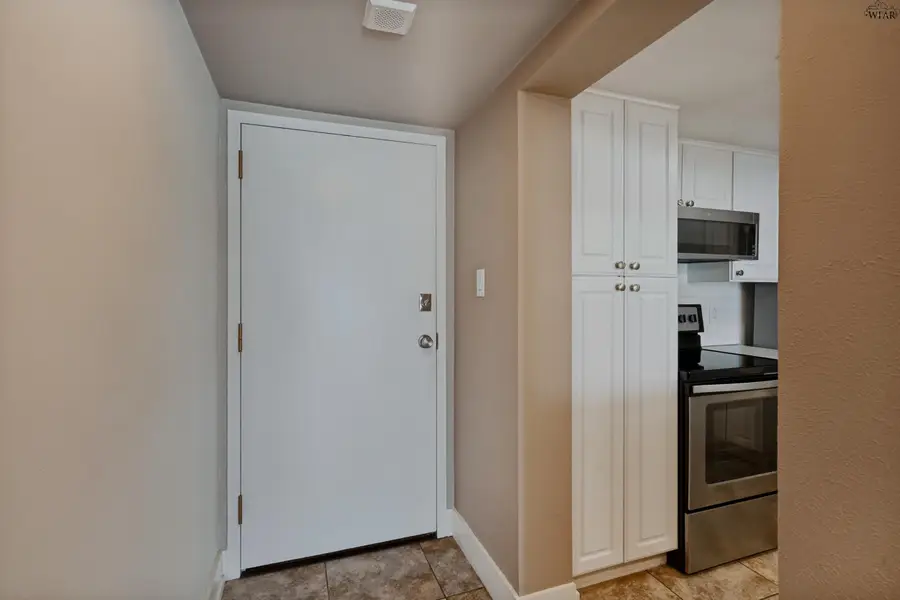 2100 SANTA FE STREET, Wichita Falls, TX 76309 - #2