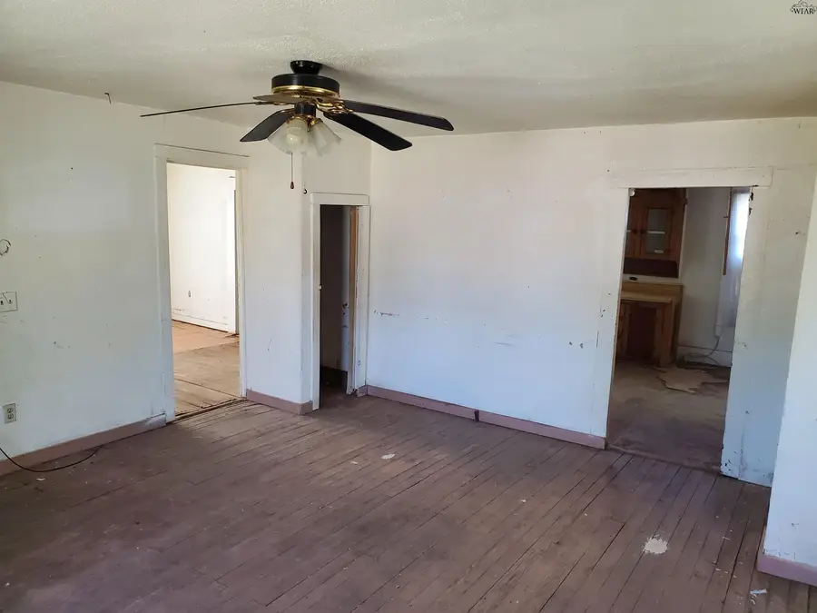 308 E FRANKLIN AVENUE, Electra, TX 76360 - #3