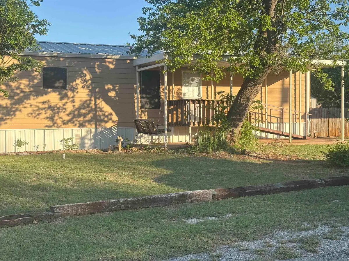 310 W MICHIGAN AVENUE, Electra, TX 76360 - #1