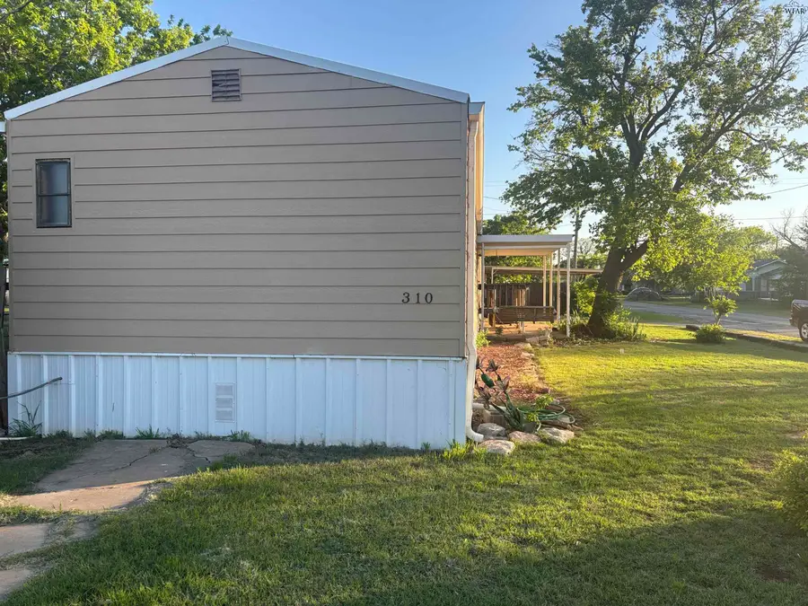 310 W MICHIGAN AVENUE, Electra, TX 76360 - #3