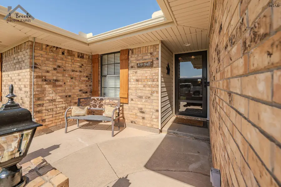 2740 SHEPHERDS GLEN, Wichita Falls, TX 76308 - #2