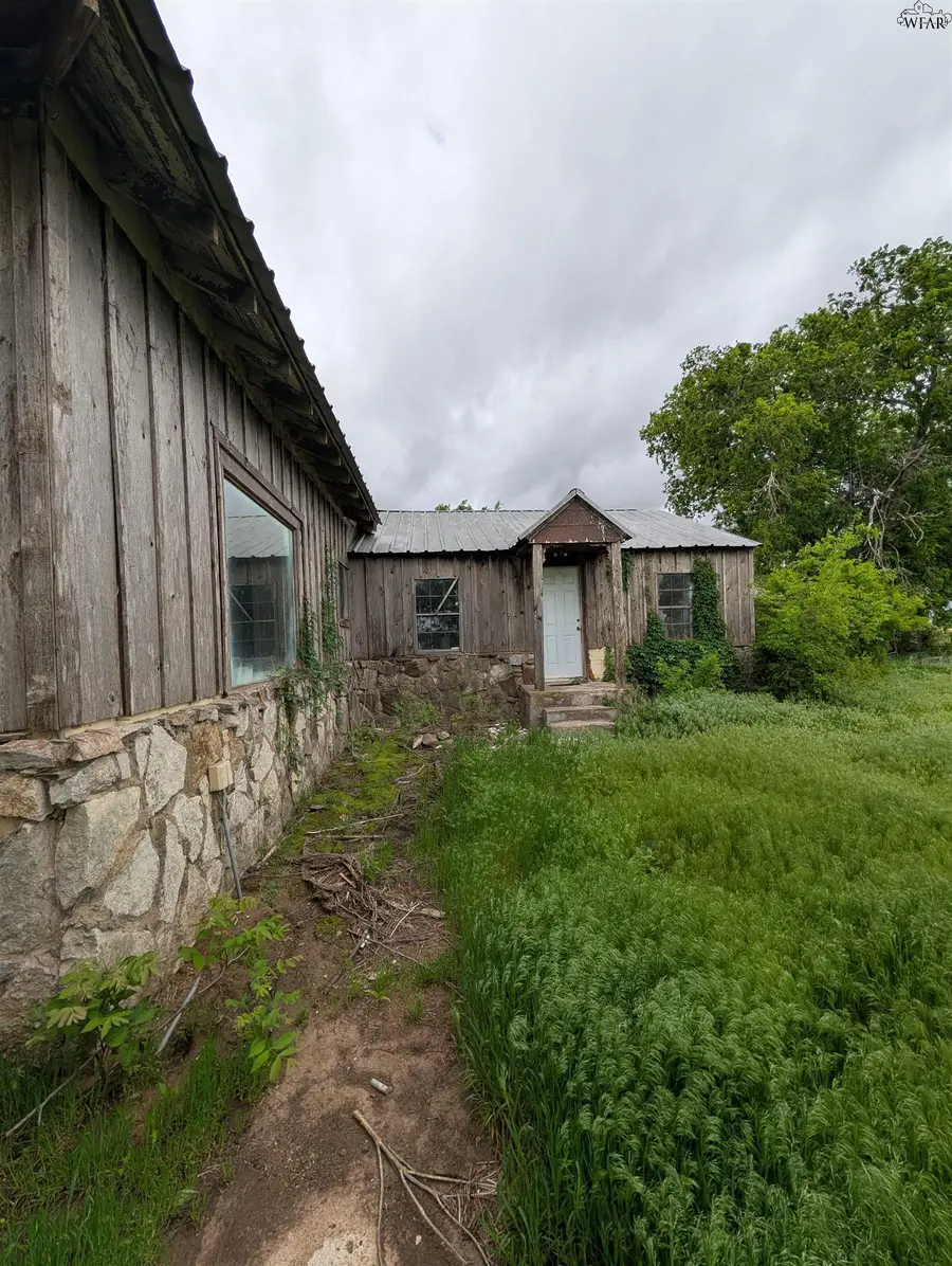 705 WOLF ROAD, Wichita Falls, TX 76305 - #2