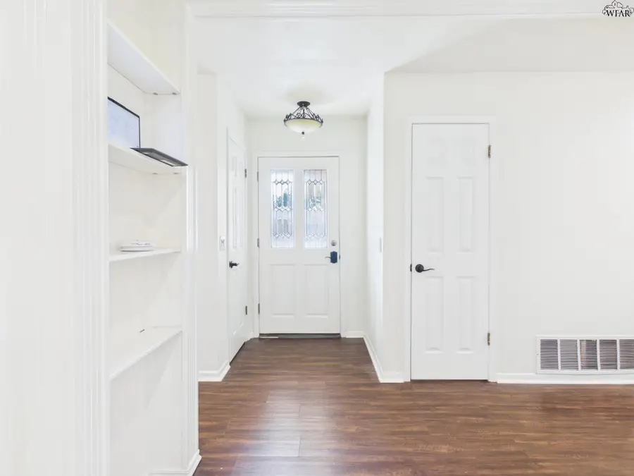 802 MOHAWK DRIVE, Burkburnett, TX 76354 - #3