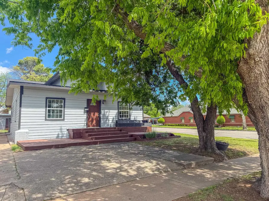 1700 COLLINS AVENUE, Wichita Falls, TX 76301 - #2