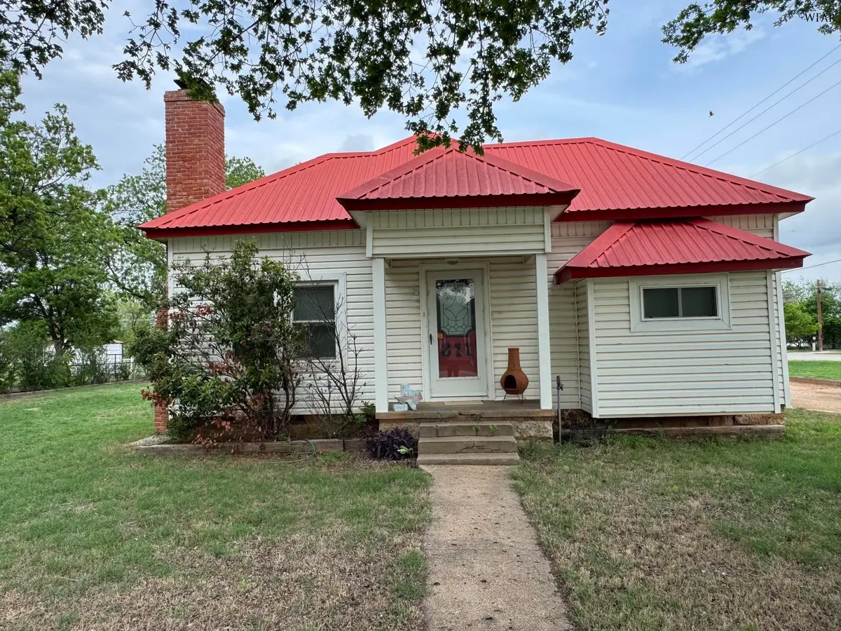 311 S CEDAR STREET, Seymour, TX 76380 - #1