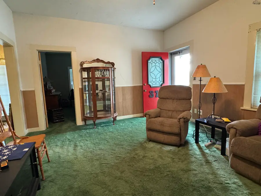 311 S CEDAR STREET, Seymour, TX 76380 - #2