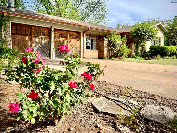 913 S PRESTON ROAD, Burkburnett, TX 76367