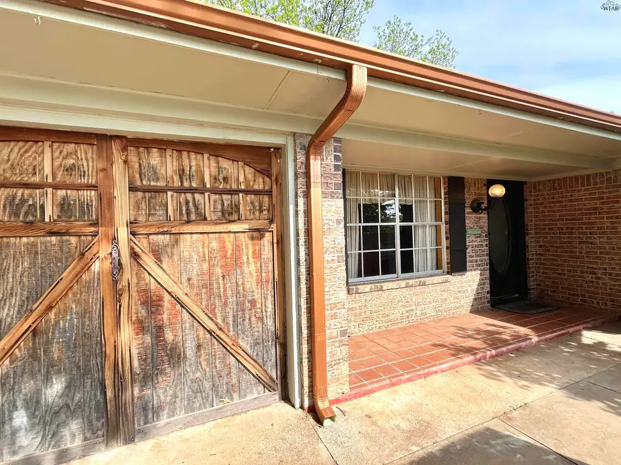 913 S PRESTON ROAD, Burkburnett, TX 76367 - #3