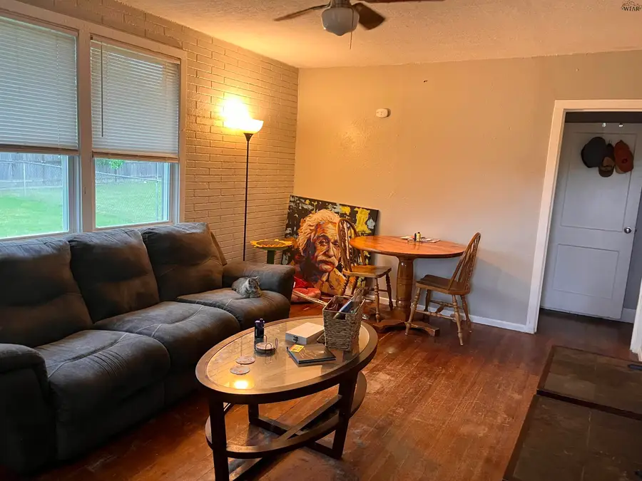 1041 E WENONAH AVENUE, Wichita Falls, TX 76309 - #2