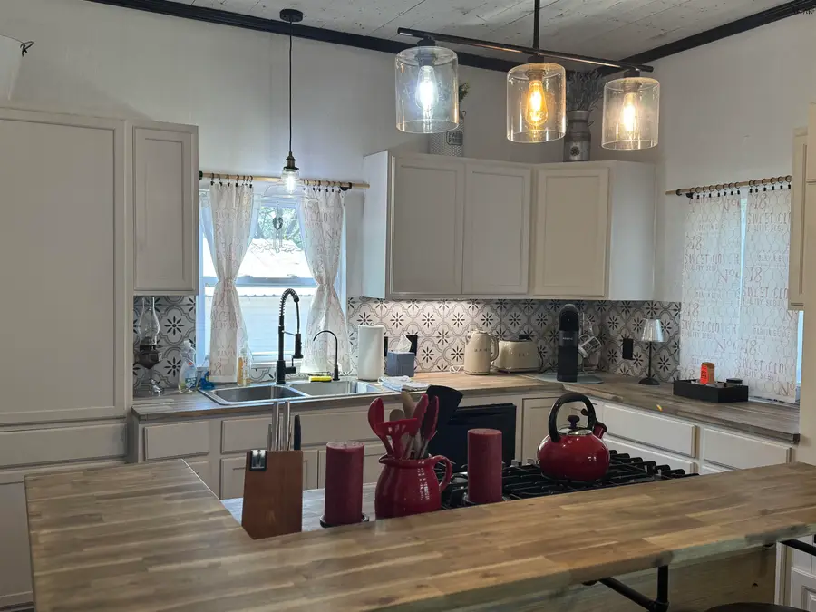 415 N MAIN STREET, Henrietta, TX 76365 - #2