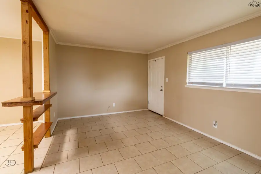 104 E GARDEN STREET, Iowa Park, TX 76367 - #3