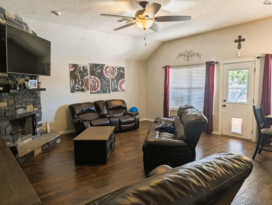 1609 JOHNSON ROAD, Iowa Park, TX 76367 - #3