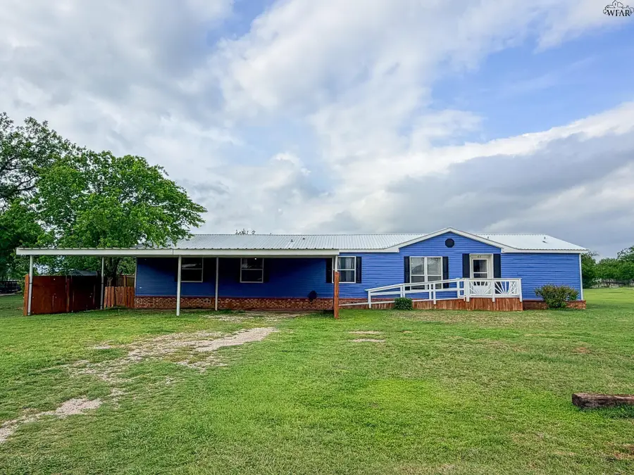 417 W CHERRY AVENUE, Archer City, TX 76351 - #2