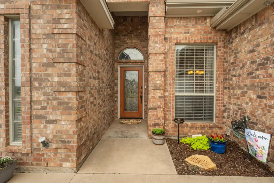 1724 WOODRIDGE DRIVE, Wichita Falls, TX 76310 - #2