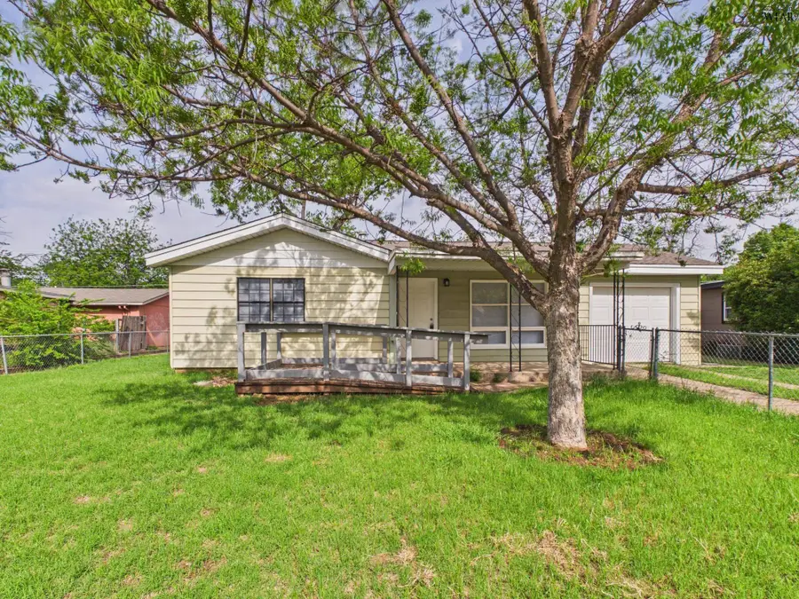 4318 BARNETT DRIVE, Wichita Falls, TX 76308 - #3