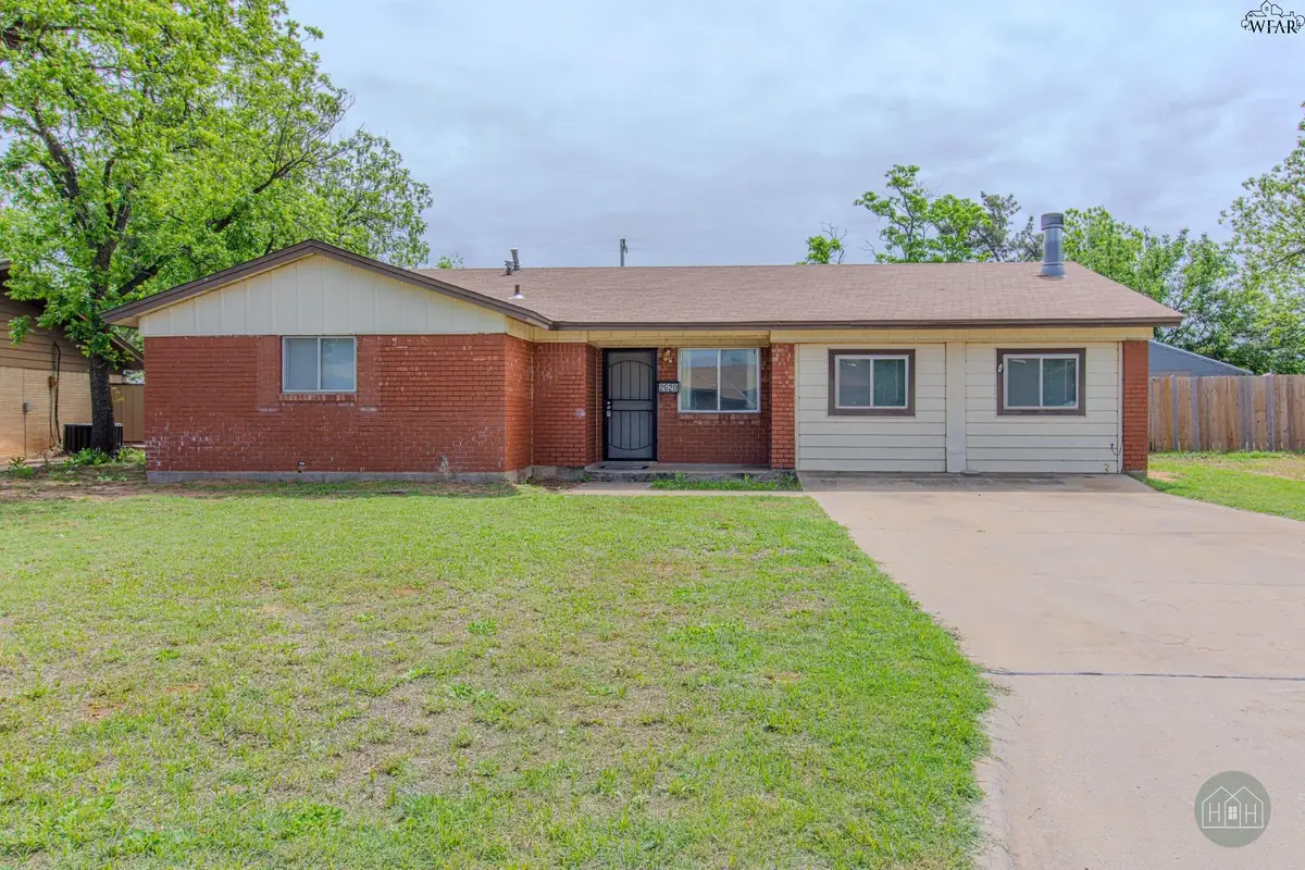 2620 CRESCENT DRIVE, Vernon, TX 76384 - #1