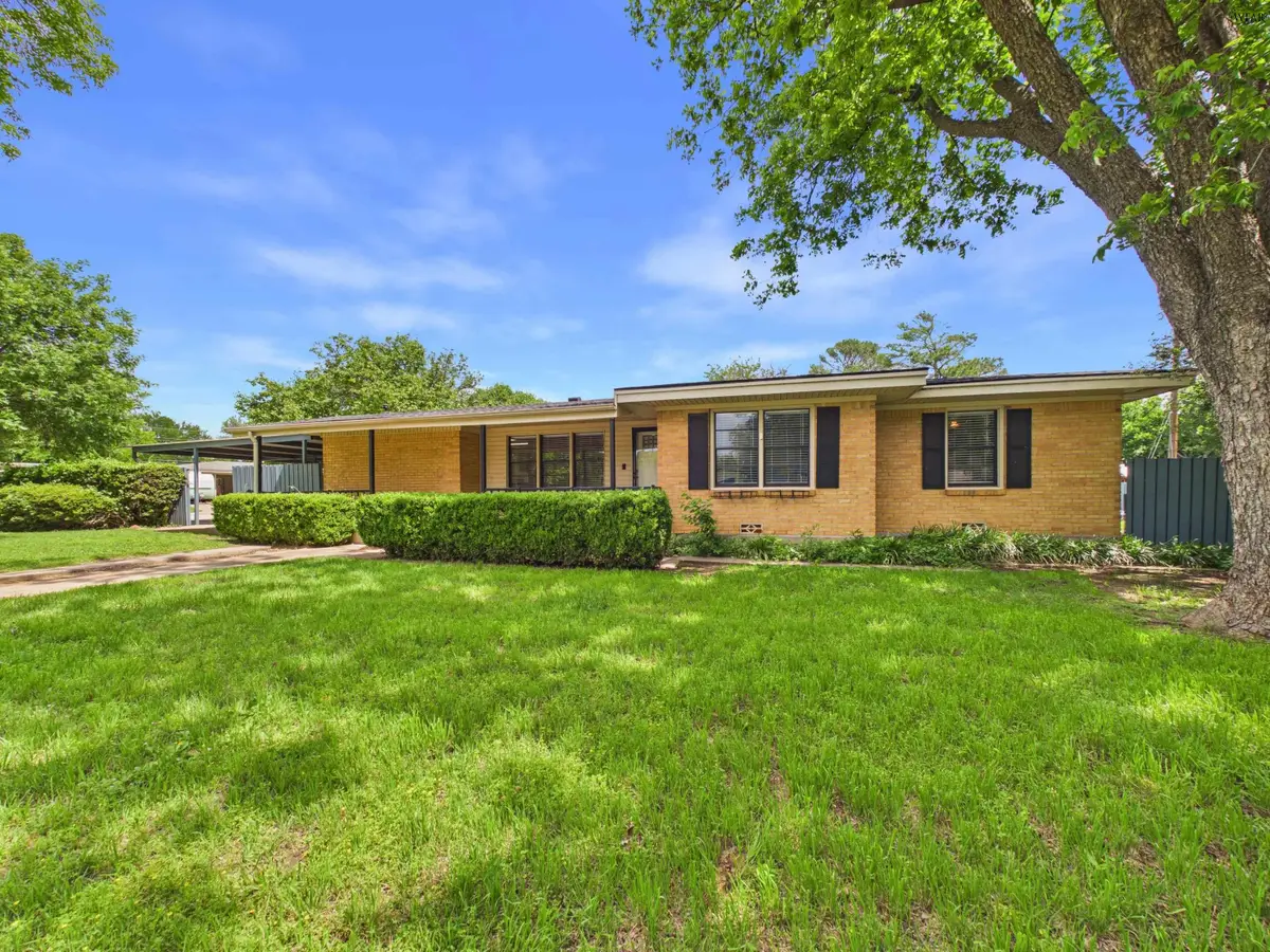 4420 PHILLIPS DRIVE, Wichita Falls, TX 76308 - #1