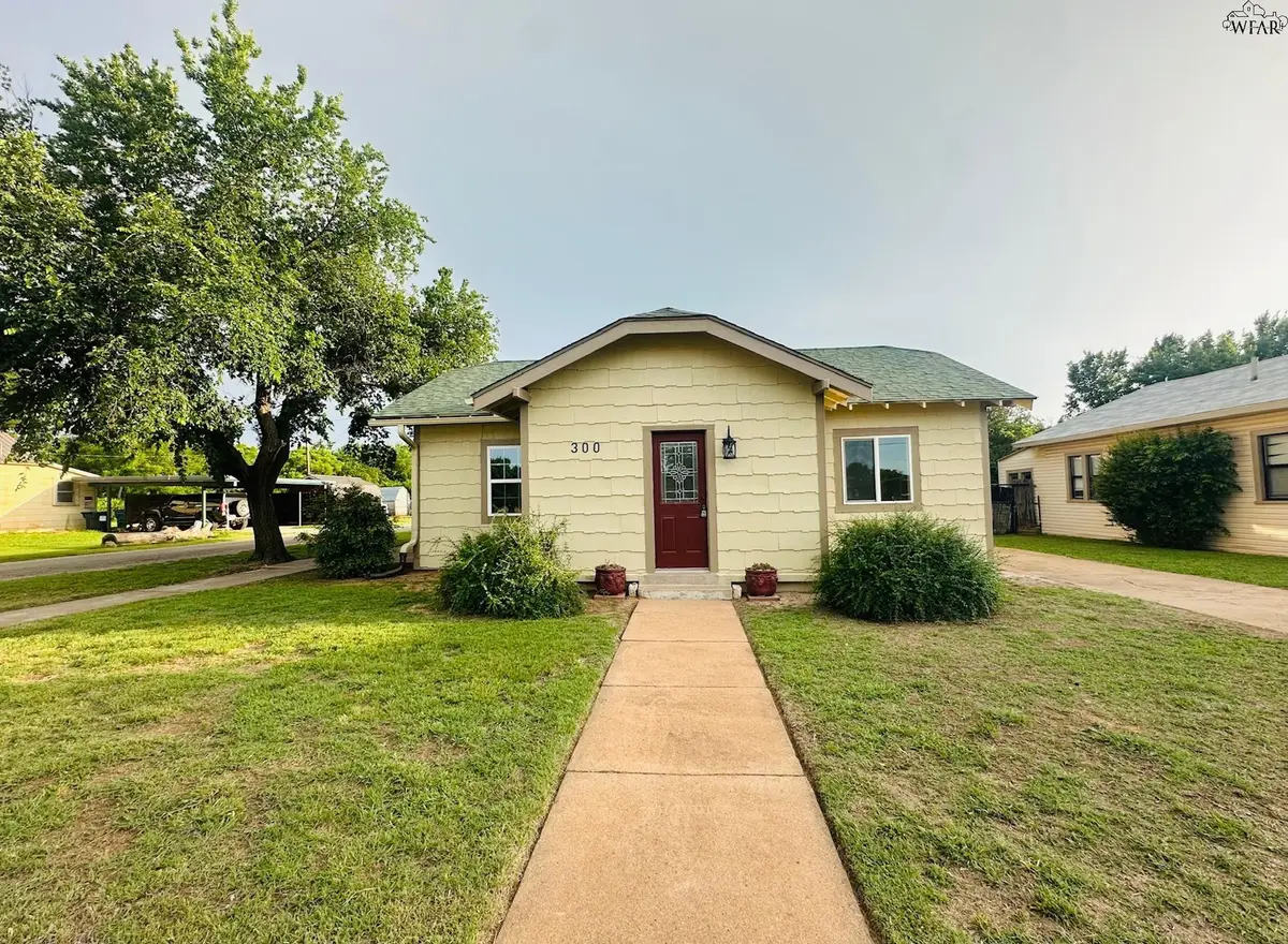 300 W IDA AVENUE, Electra, TX 76360 - #1