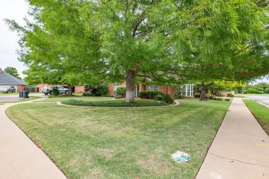 6 COLINA CIRCLE, Wichita Falls, TX 76309 - #2