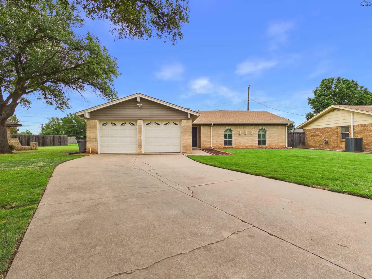 9 FAWNWOOD COURT, Wichita Falls, TX 76310 - #1