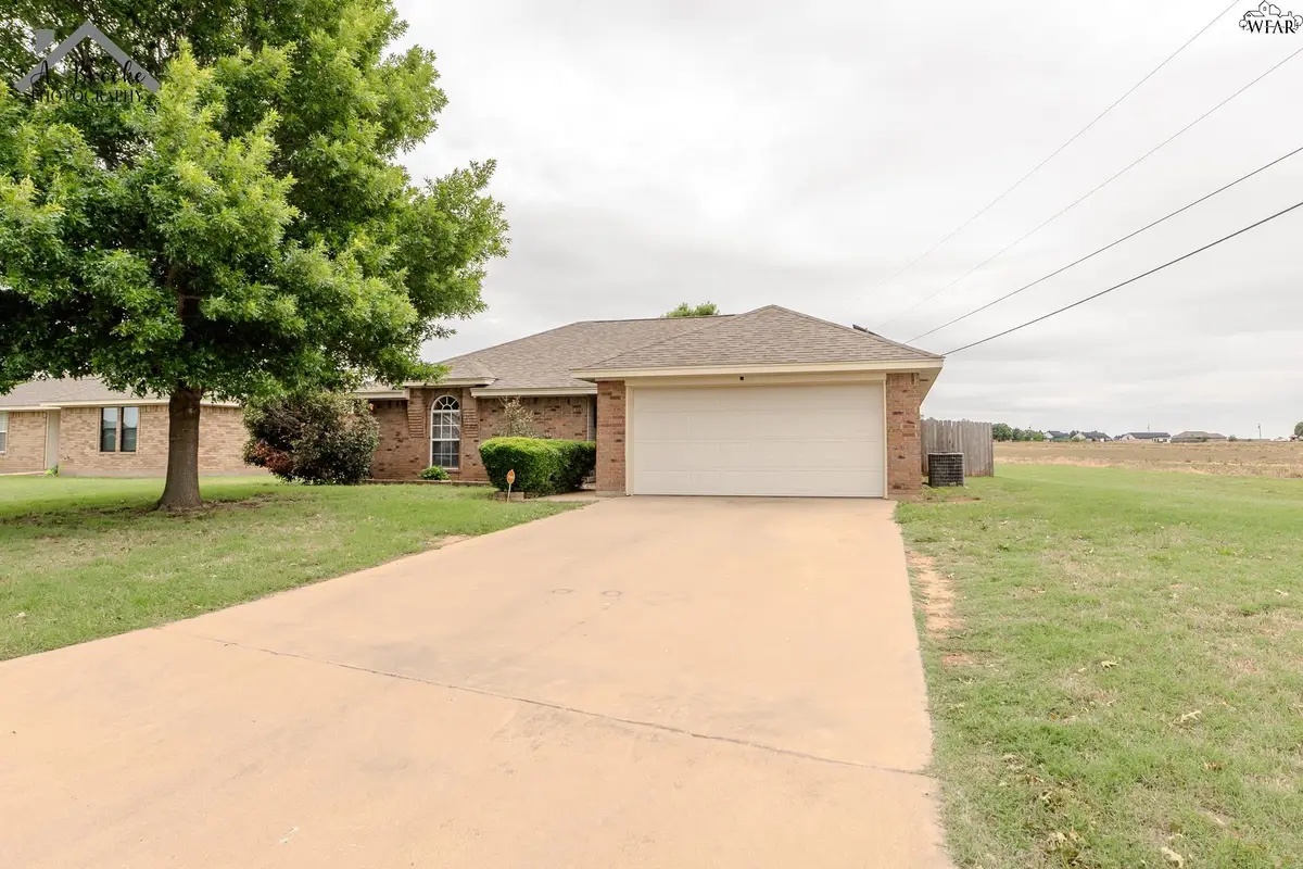 104 HIDDEN CREEK ROAD, Burkburnett, TX 76354 - #1