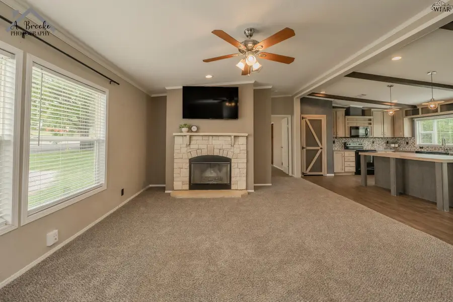 708 S GRAHAM STREET, Henrietta, TX 76365 - #2