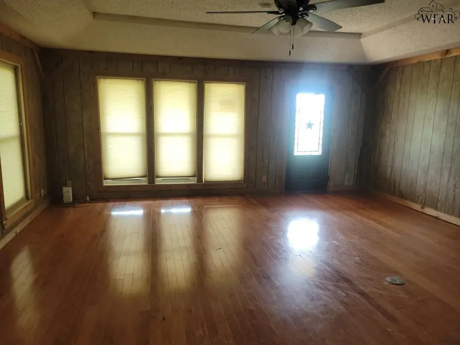 3215 N HWY 16, Graham, TX 76450 - #3