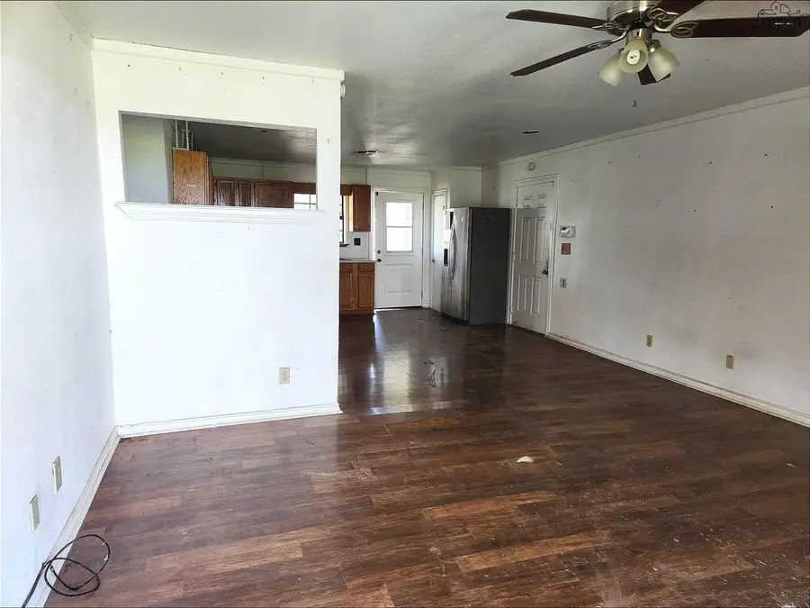 1904 W JENTSCH ROAD, Wichita Falls, TX 76310 - #3