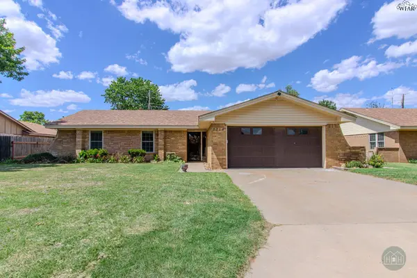 2714 HIGHLAND PARK DRIVE, Vernon, TX 76384