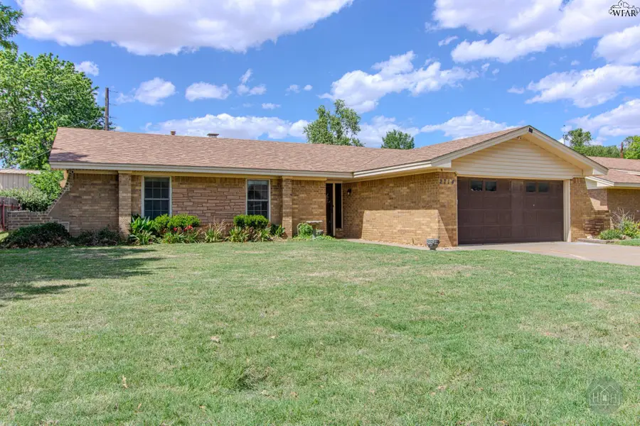 2714 HIGHLAND PARK DRIVE, Vernon, TX 76384 - #2