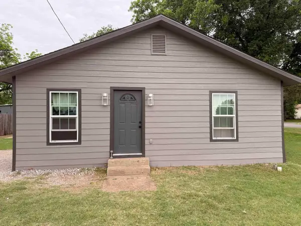 510 N PACIFIC AVENUE, Iowa Park, TX 76367-1604