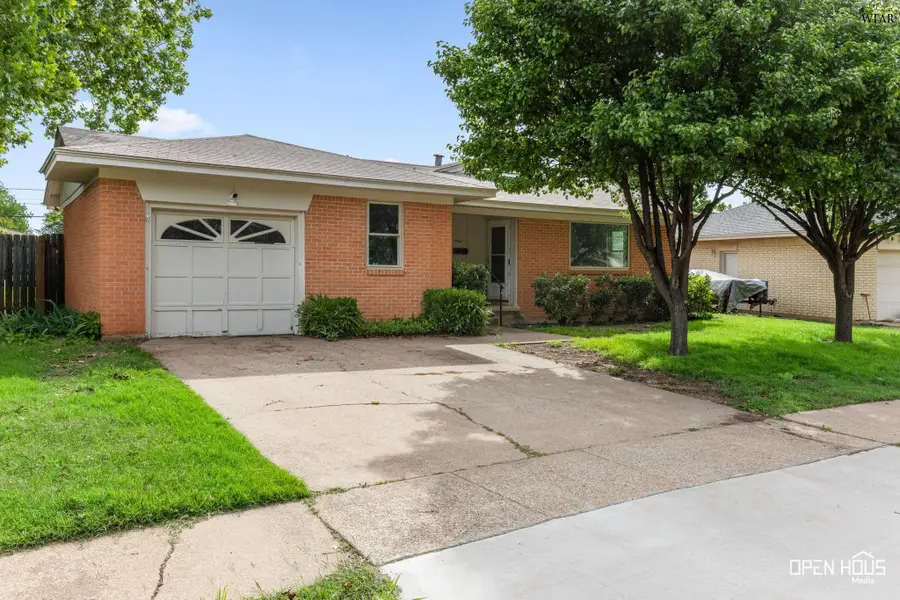 4661 WOODLAWN DRIVE, Wichita Falls, TX 76308 - #2