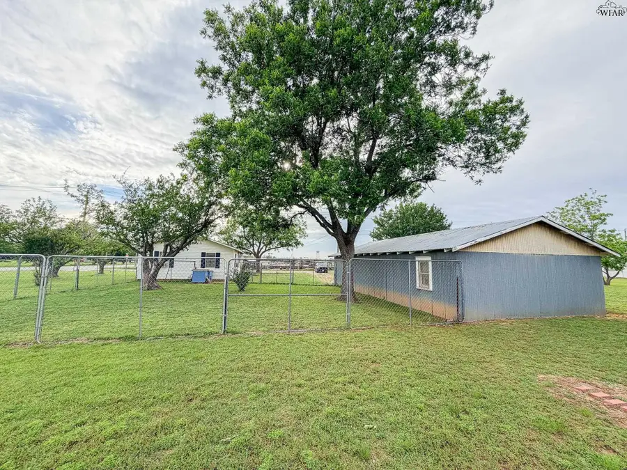 703 E MAIN STREET, Archer City, TX 76351 - #3