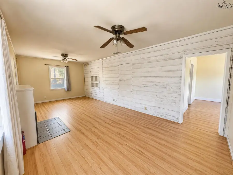 300 S WALNUT STREET, Holliday, TX 76366 - #3