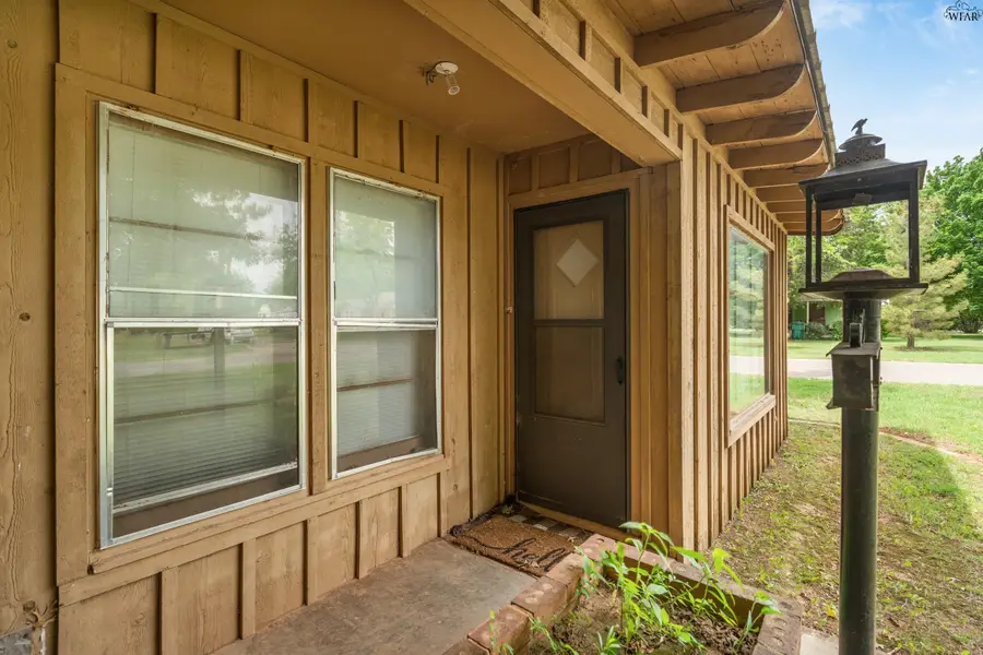501 E RUBY AVENUE, Iowa Park, TX 76367 - #3