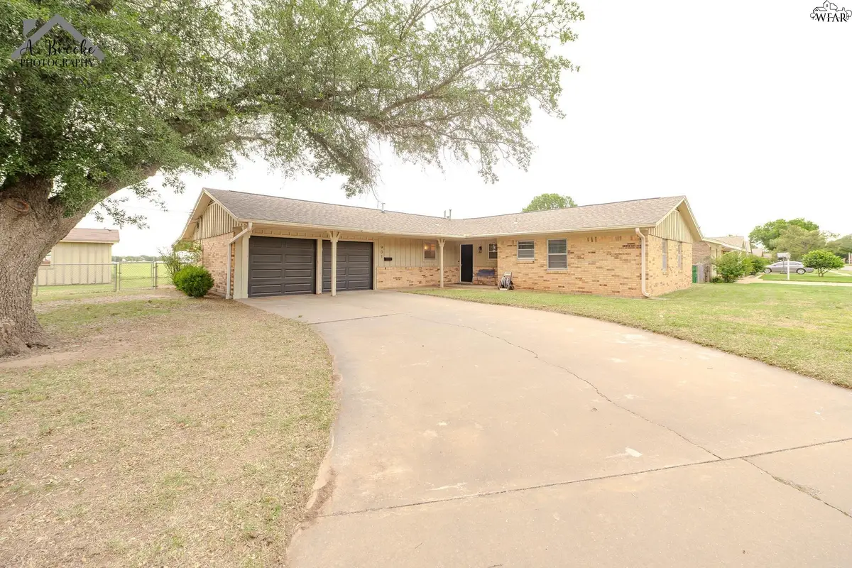 901 MIMOSA STREET, Burkburnett, TX 76354 - #1