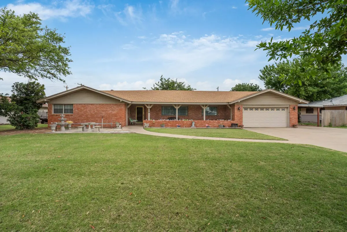 509 WEST AVENUE, Electra, TX 76360 - #1