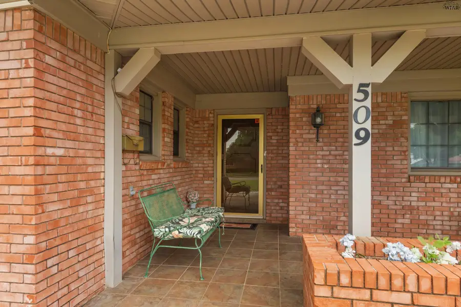 509 WEST AVENUE, Electra, TX 76360 - #2