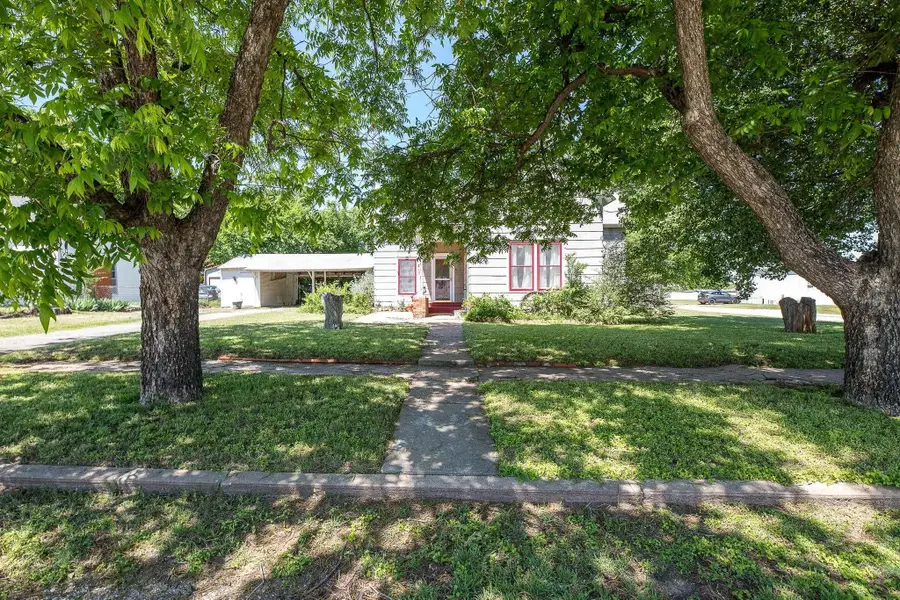 215 N ARCHER STREET, Henrietta, TX 76365 - #2