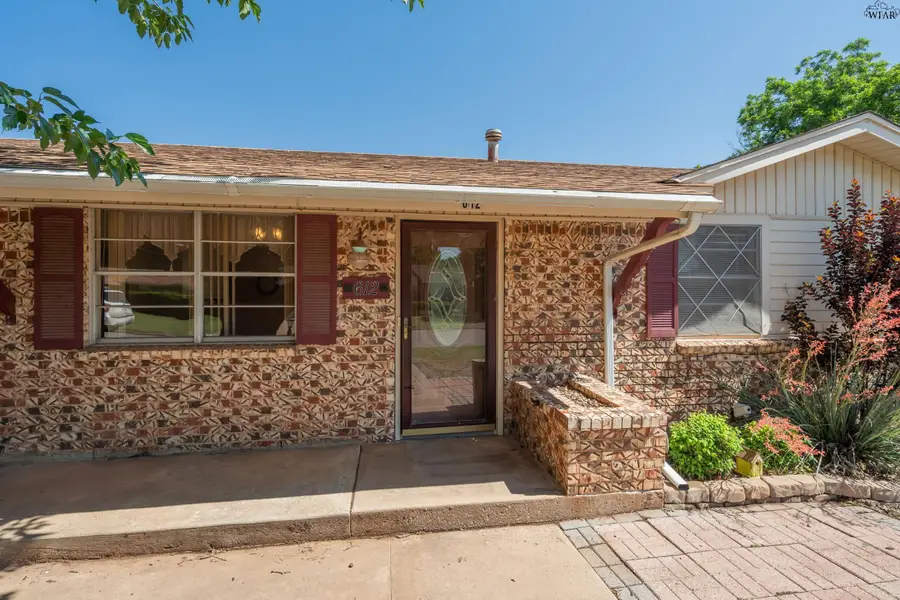 612 W REBECCA AVENUE, Iowa Park, TX 76367 - #3