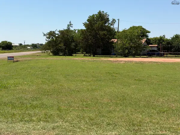 1011 N DOUGLAS ROAD, Electra, TX 76360
