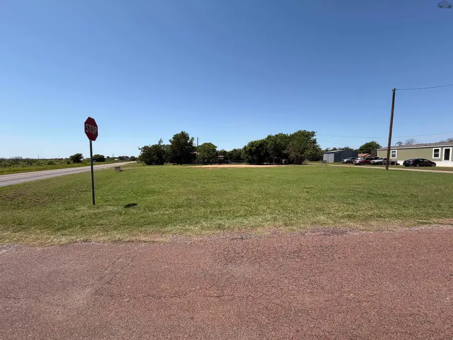 1011 N DOUGLAS ROAD, Electra, TX 76360 - #3