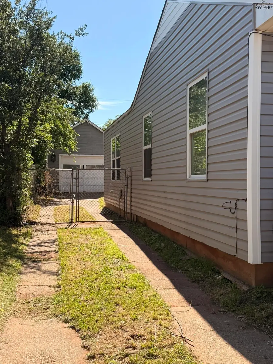 3003 LAWRENCE ROAD, Wichita Falls, TX 76309 - #3