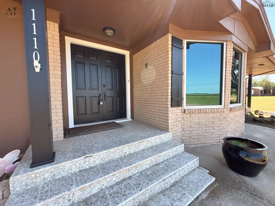 1110 SYCAMORE DRIVE, Burkburnett, TX 76354 - #3