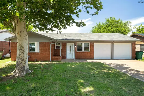 1107 W LOUISA AVENUE, Iowa Park, TX 76367