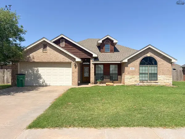 1104 HERITAGE ROAD, Burkburnett, TX 76354