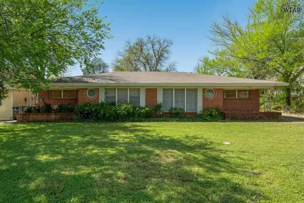 1715 WOODROW AVENUE, Wichita Falls, TX 76301