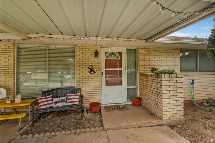 1509 DOUGLAS DRIVE, Iowa Park, TX 76367 - #2